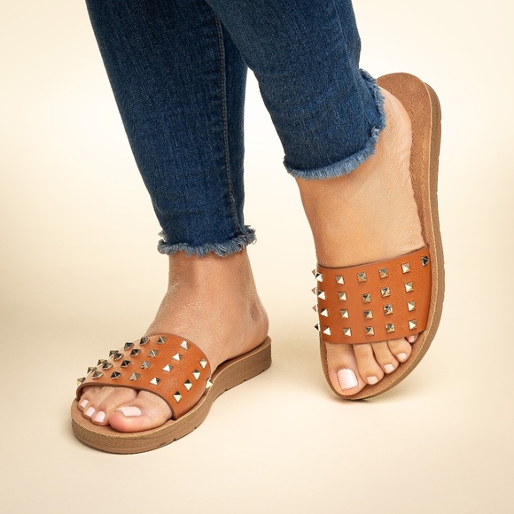 SunnyMia Shoes - Tan Studded Slide Flat Sandals Size 6
